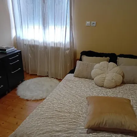 Apartment Thea 100M2 With 2 Bathrooms For 5 Guests Mrse Exterior photo